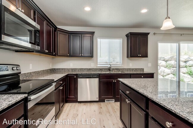 Foto del edificio - 4 br, 3.5 bath House - 119 N Stone Gate Dr