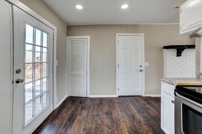Building Photo - Updated 3 Bedroom 1 Bath Sapulpa!
