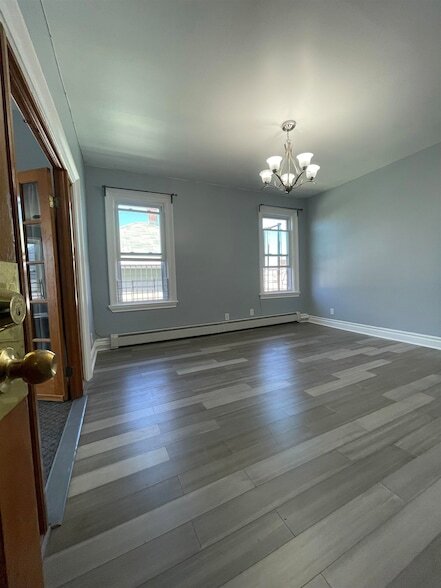 Foto del edificio - 304 Fulton Ave