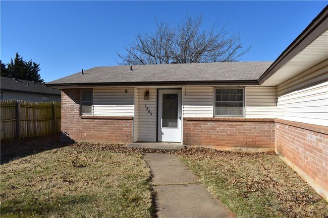 Foto del edificio - 1505 N Indian Meridian Rd