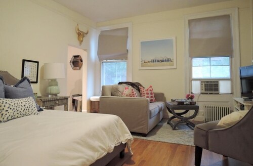 Foto principal - 636 Hudson St