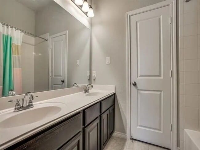 Building Photo - 321 Valentino Wy