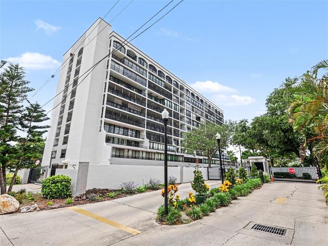Building Photo - 3211 W Swann Ave