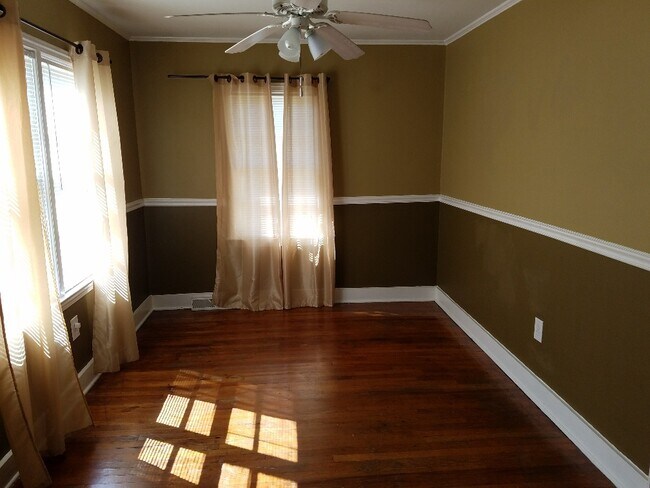 Foto del edificio - 1031 College Ave