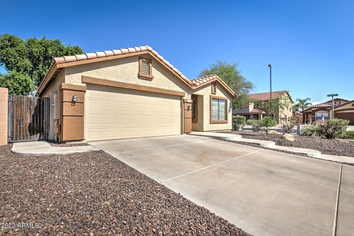 711 S Roca St, Gilbert, AZ 85296 House for Rent in Gilbert, AZ
