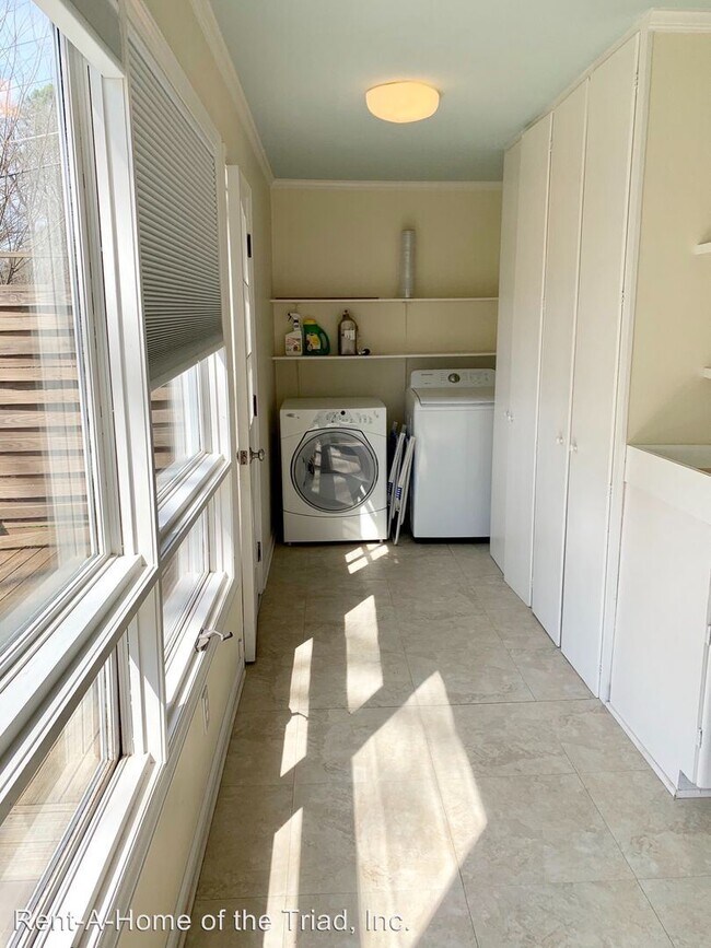 Foto del edificio - 3 br, 2 bath House - 3203 Canterbury Street