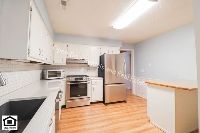 Building Photo - 6703 Sullivans Ct