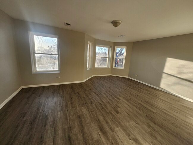 Building Photo - 4807 S Wabash Ave