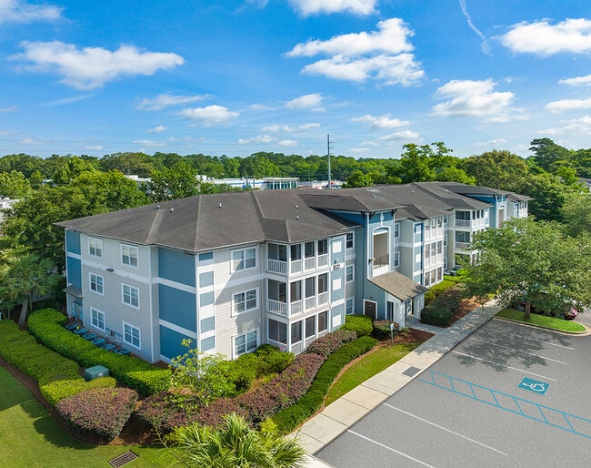 Building Photo - MAA Commerce Park