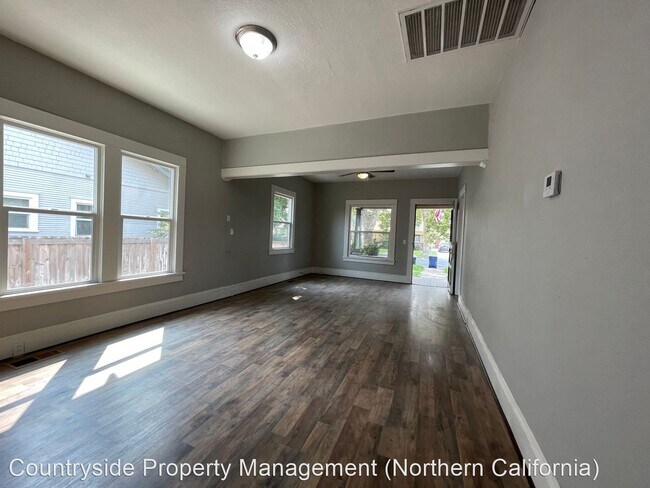 Building Photo - 3 br, 1.5 bath House - 315 N Broadway
