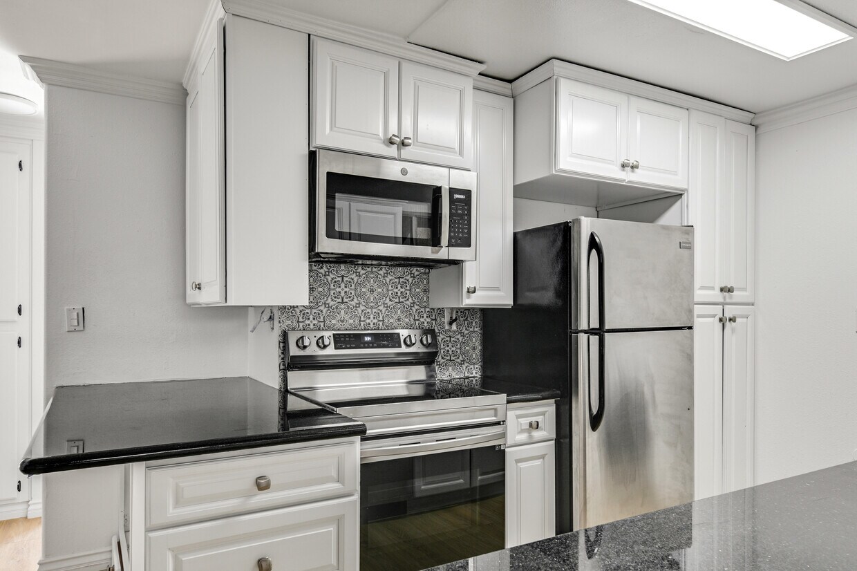 28915 Thousand Oaks Blvd Unit 1012, Agoura Hills, CA 91301 Condo for