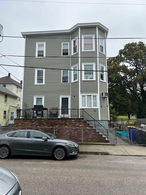 110 Thomas St Unit 3E, Fall River, MA 02723 Room for Rent in Fall