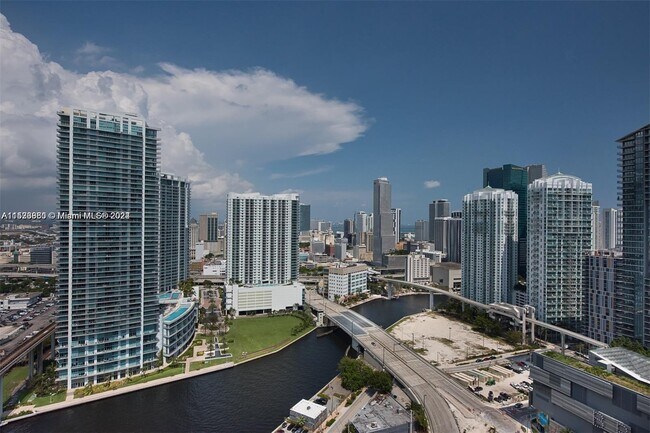 Foto del edificio - 88 SW 7th St