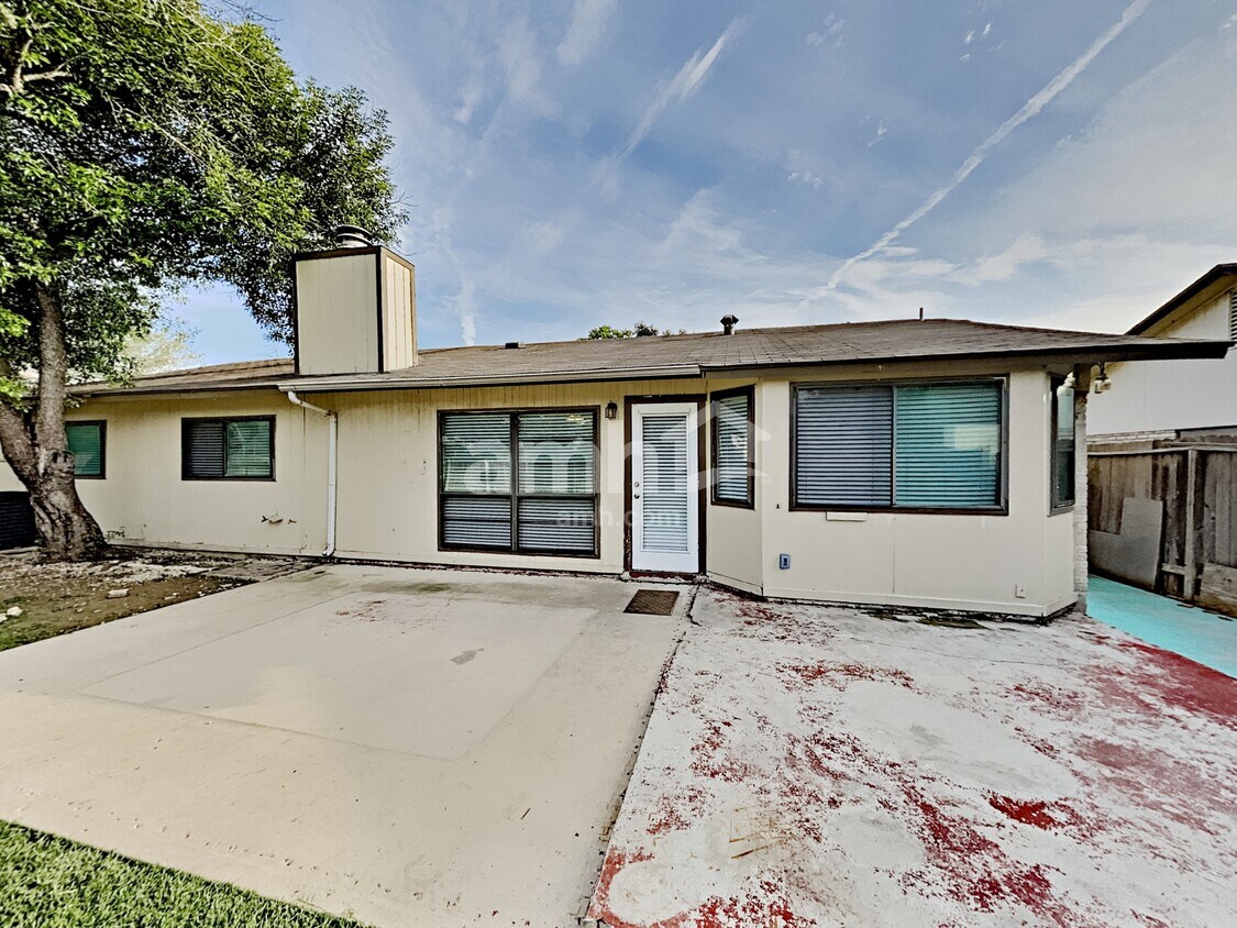 Primary Photo - 3535 Le Blanc Street