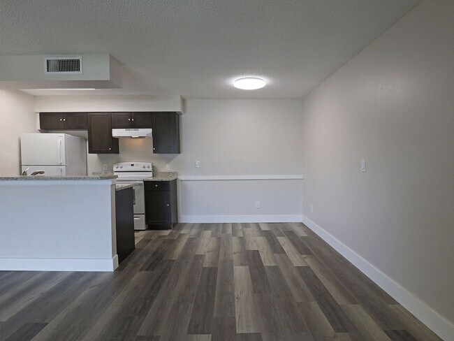 Foto del edificio - Mystic Gardens 5303-315 Summerlin Rd Fort ...