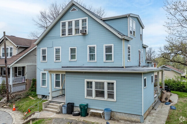 Building Photo - 3655 Besuden Ct