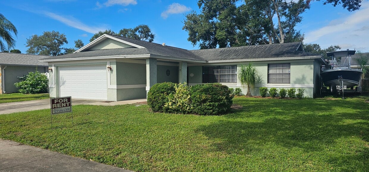 Foto principal - 12888 98th St N