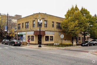 Building Photo - 4004 N Bell Ave