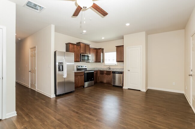 Foto del edificio - 402 Highwood Ln