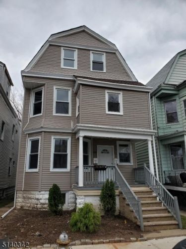 Primary Photo - 105 Summit St