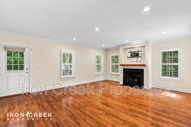 Building Photo - 1672 Olmsted Dr