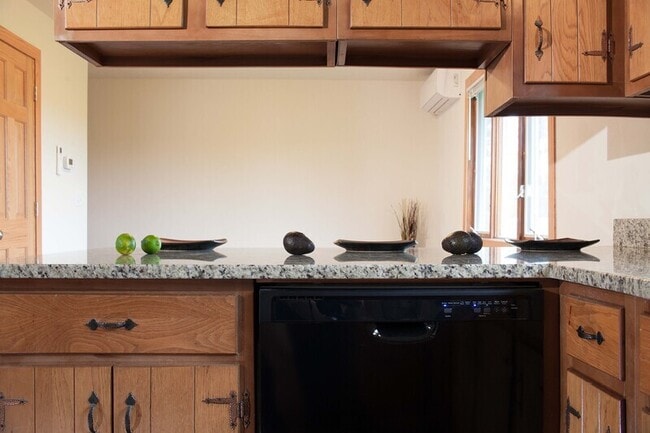 Building Photo - 486 Tracey Ln