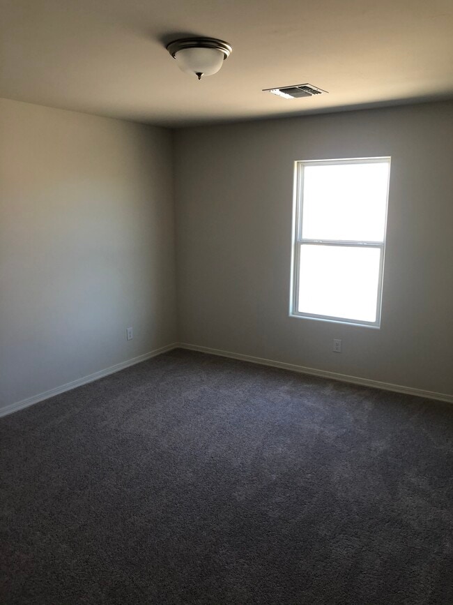 Building Photo - 1628 Paige Dr