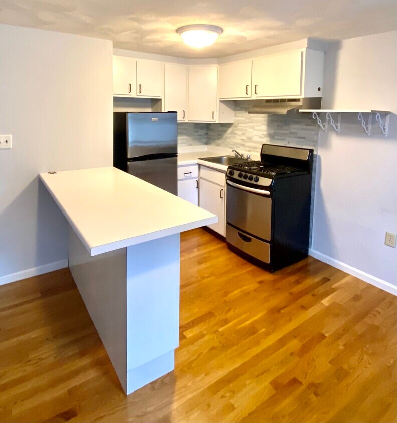 Primary Photo - 141 Princeton St