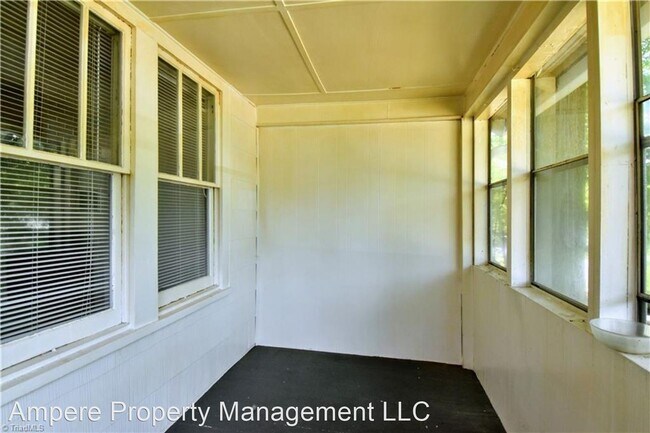 Building Photo - 3 br, 1 bath House - 914 Madison Ave