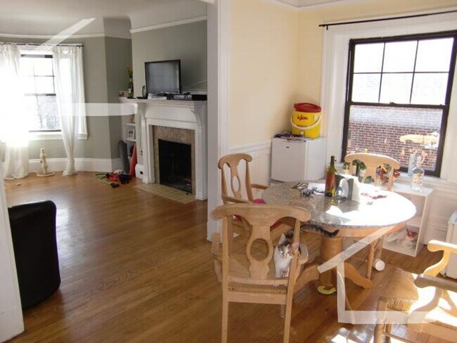 Foto del edificio - Coolidge Corner Area of Brookline. Heat, H...