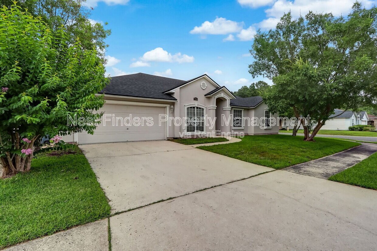 Foto principal - 9703 Cedar Ridge Dr W