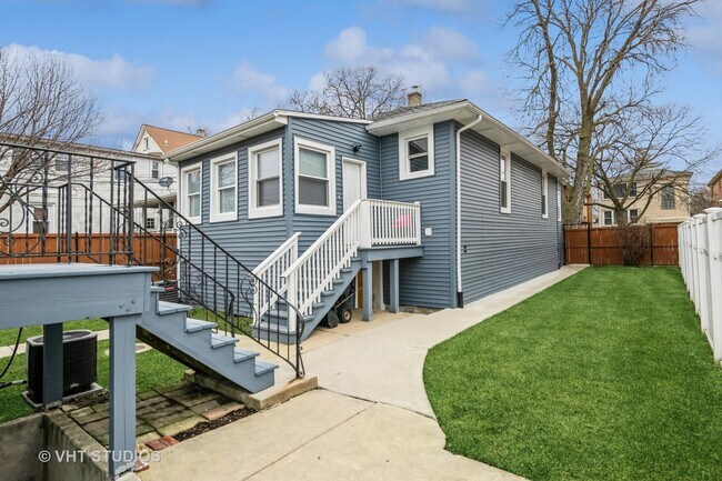 Foto del edificio - 1127 Hannah Ave