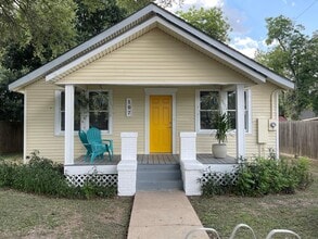 Building Photo - 107 Sinclair St