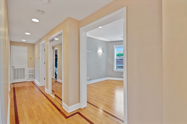 Foto del edificio - 5955 N Winthrop Ave