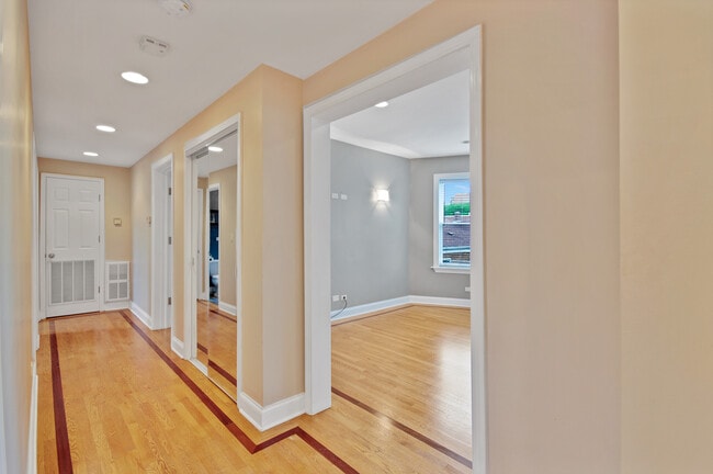 Building Photo - 5955 N Winthrop Ave