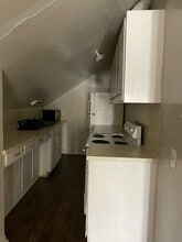 Building Photo - 800 Travis St