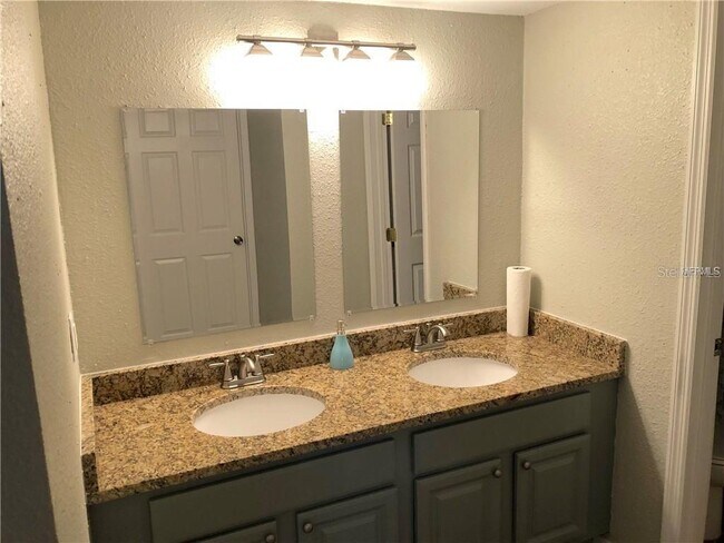 Foto del edificio - 2541 N Alafaya Trail