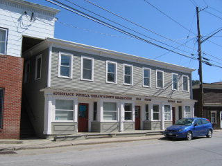 Primary Photo - 211 Water St