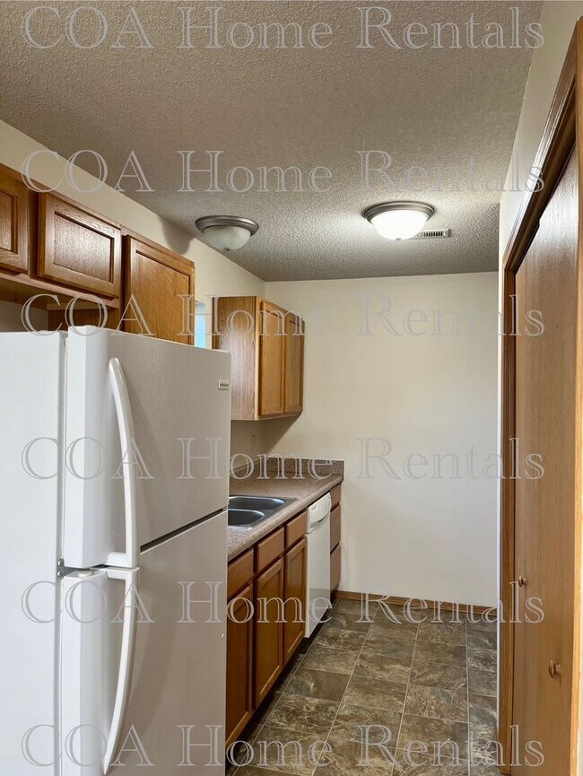 Building Photo - North East Duplex