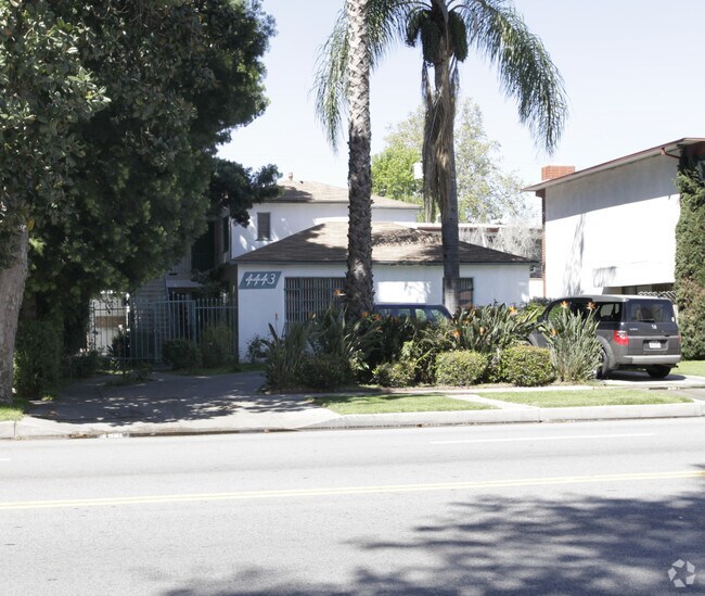 front of quaint 9-unit building - 4443 Coldwater Canyon Ave