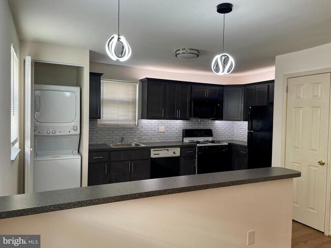 Building Photo - 1075 Colwell Ln