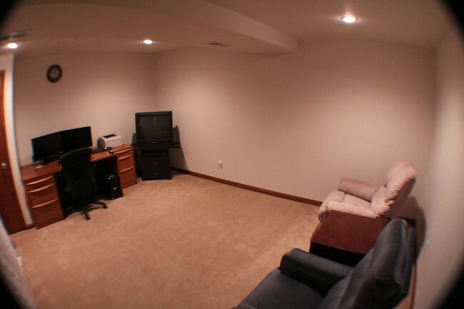 Building Photo - 508 Kenwood Drive
