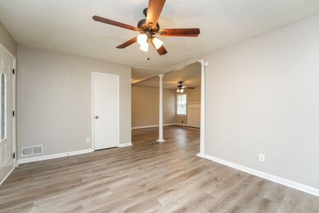 Foto del edificio - 1228 Weston Dr