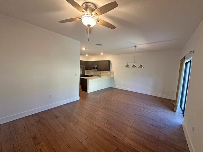 Foto del edificio - Stylish 3-Bedroom Home with Pool, Garage &...