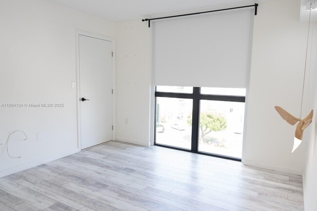 Foto del edificio - 2055 SW 122nd Ave