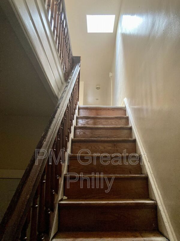 Foto principal - 1306 W Hunting Park Ave