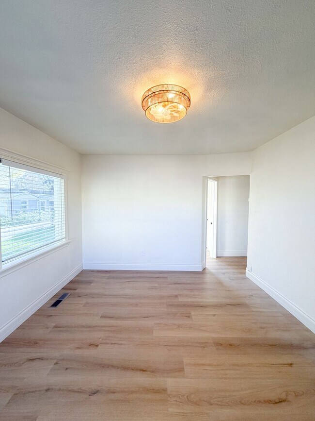 Foto del edificio - 2 Bedroom West Salem Home