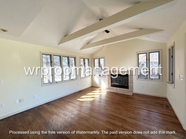 Foto del edificio - 1336 Winding Way