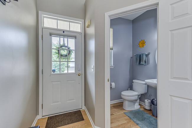 Building Photo - 2172 Sunrise Cir