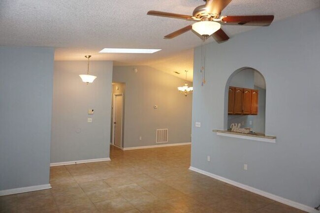 Foto del edificio - 3 Bedroom 2 Bathroom Home In Atlantic Beach